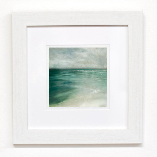 GL01 Gairloch Wave Framed Print